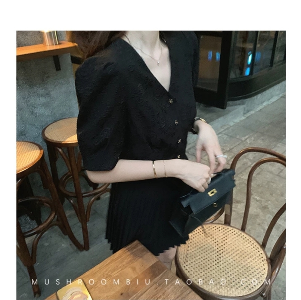 Black rose engraved croptop